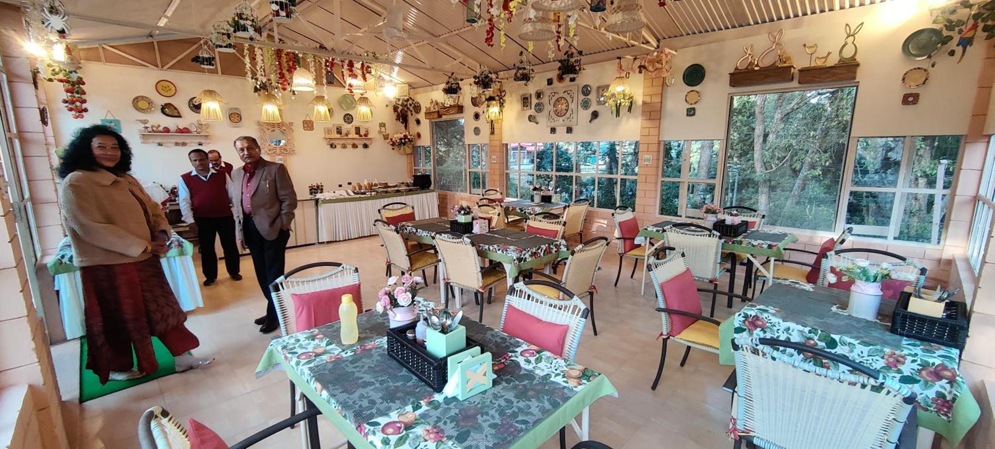 West View Hotel Ranikhet Eksteriør bilde
