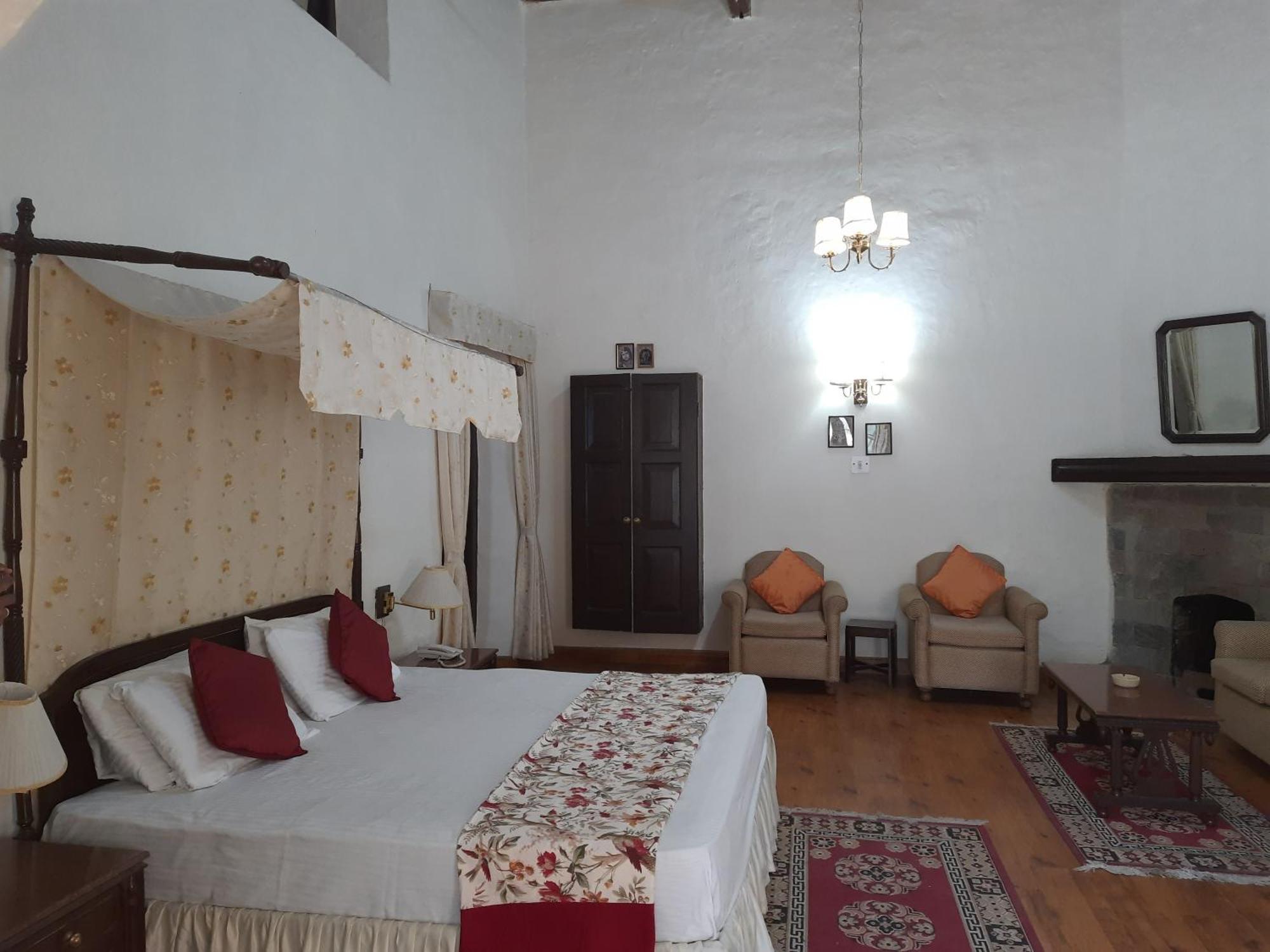 West View Hotel Ranikhet Eksteriør bilde