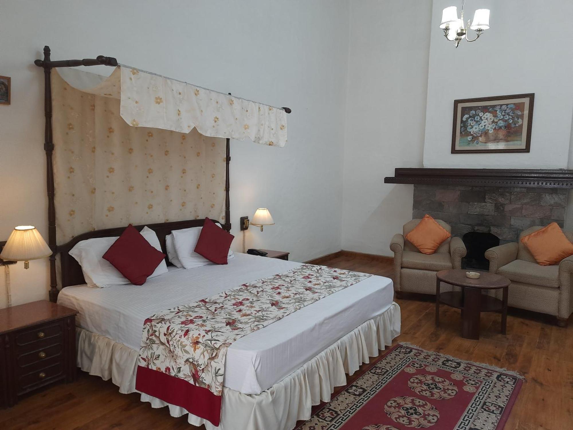 West View Hotel Ranikhet Eksteriør bilde